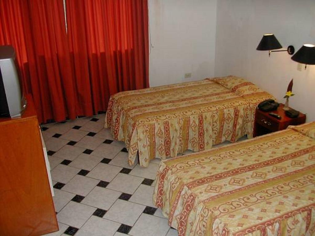 Hotel Don Carlos Puerto Maldonado Exterior foto