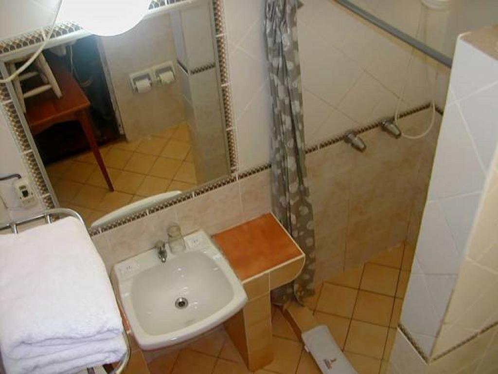 Hotel Don Carlos Puerto Maldonado Habitación foto